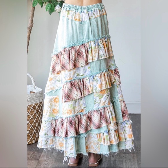 Oli & Hali Mint Plaid Floral Patchwork Ruffle
Denim Maxi Skirt size Medium - Picture 4 of 9